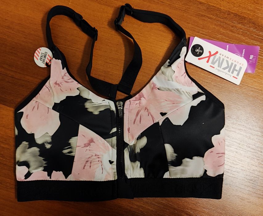 Нові топи, різні моделі.