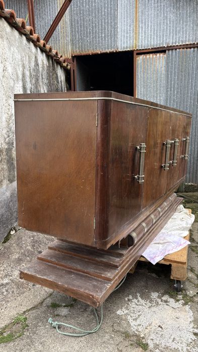 Aparador em madeira art deco