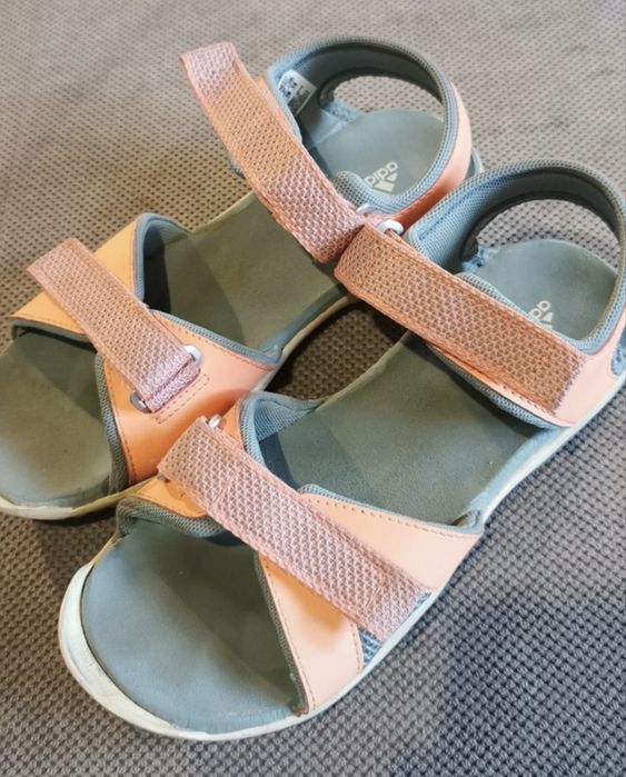 Sandały oryginalne firmy Adidas rozm. 34 dla dziewczy