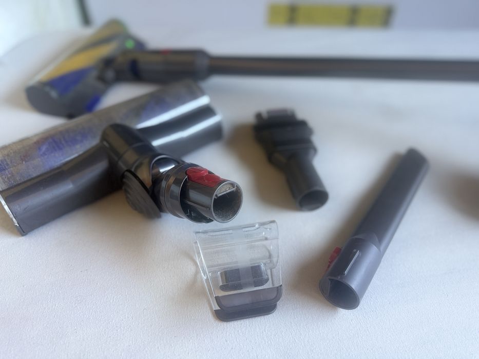 Dyson v12 aspirador