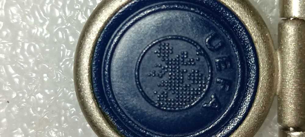 Antigo e Original porta chaves da UEFA