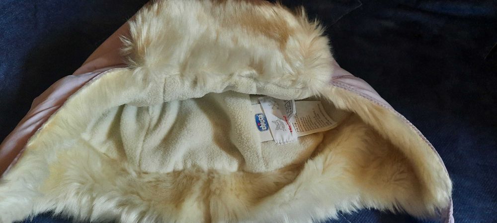 Шапочка зимова Chicco. В наявності 2 шт. На 12-15 міс. Та 3- 4 роки.