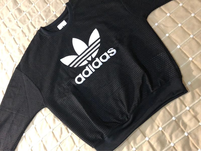 Camisola Adidas preta