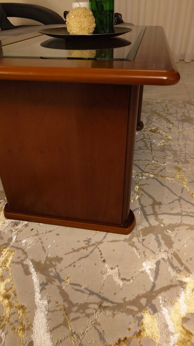 Mesa de apoio ao sofá