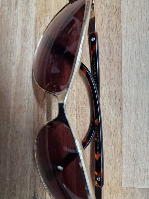 Przeciwsłoneczne okulary Tahari