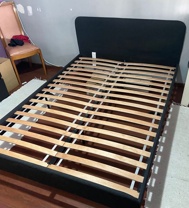 Cama de casal ikea