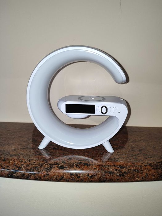 Budzik Zaokrąglony RGB z Ładowaniem Indukcyjnym