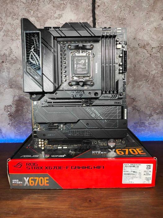 Материнська плата Asus Rog Strix X670E-F Gaming Wifi (AM5) 7000-8000-9000 Серія AMD