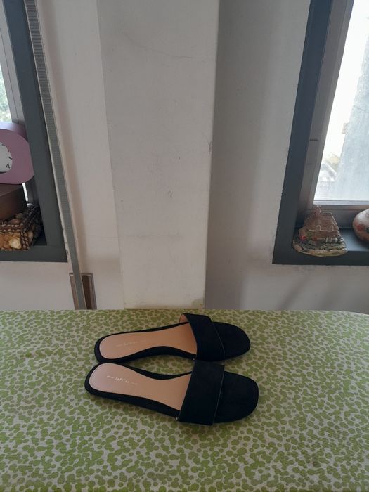 Vendo Chinelos de Senhora LEFTIES muito bonitos como novos