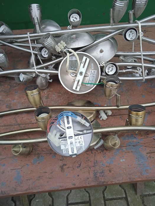 Oświetlenie sufitowe szt.25 zł.