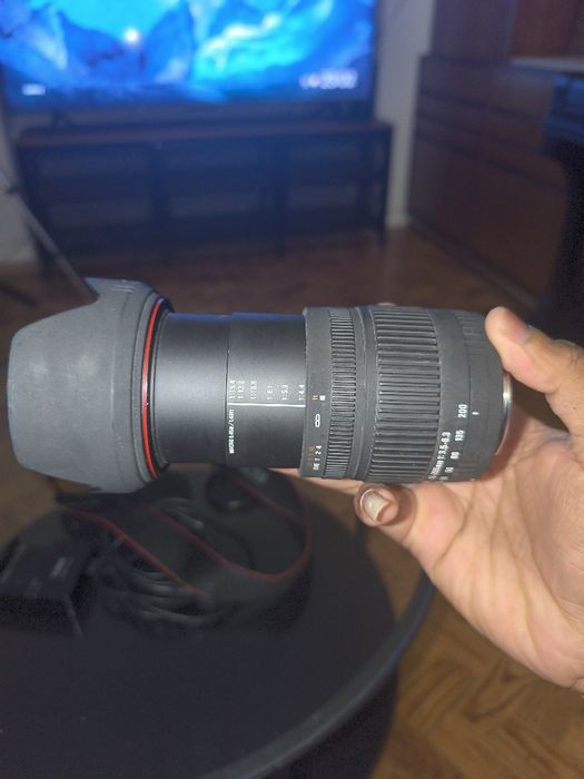 Canon 8OS 1100D + lente Sigma 18-200mm