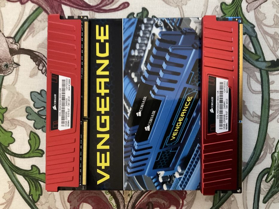 Pamiec DDR3 Corsair 1600 mhz 16gb