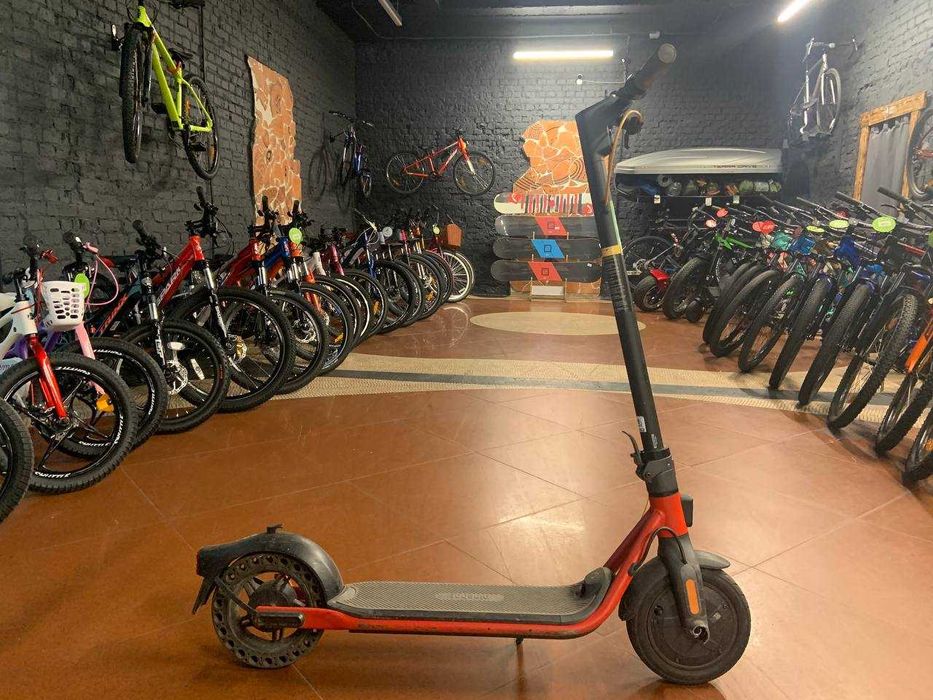 Електросамокат Segway-Ninebot D28E, 2022, Black/Red, Б/В