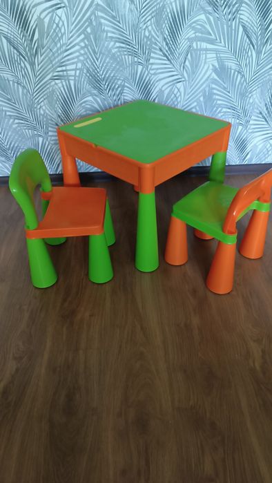 Детский столик + стулья