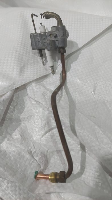 Pilot odpalający z elektrodami do piecyka gazowego TERMET G-19-02