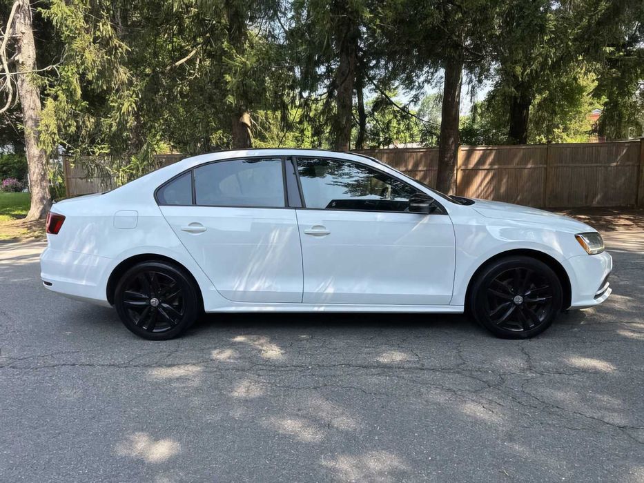 Volkswagen Jetta      2018