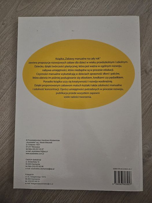 Książka zabawy manualne na cały rok