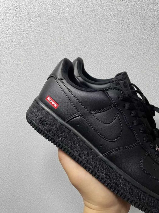 Nike Air Force 1 Supreme R. 41