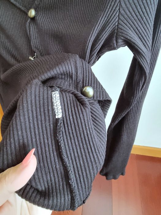 Camisola preta com botões Zara, tamanho S