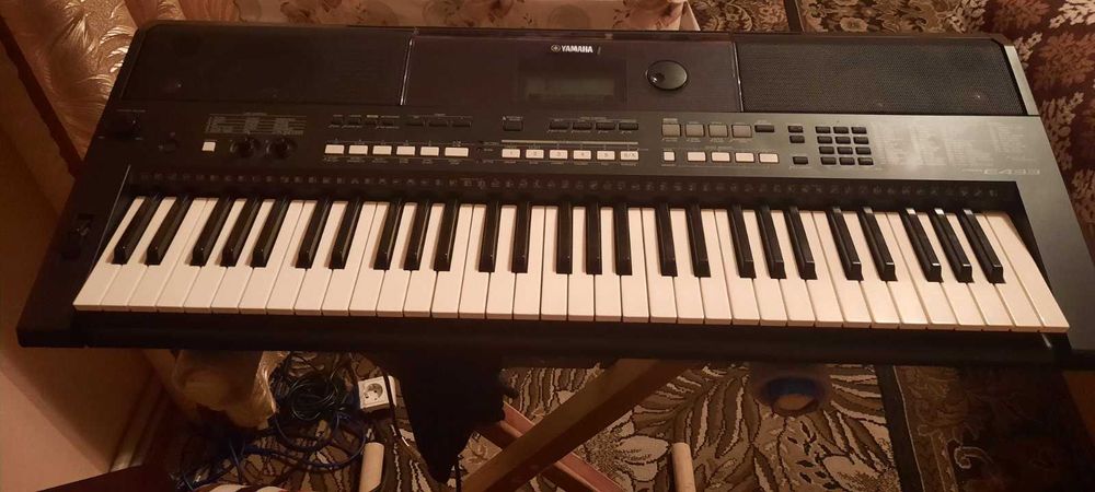 Синтезатор Yamaha PSR E433 – відмінний стан, гарна ціна
