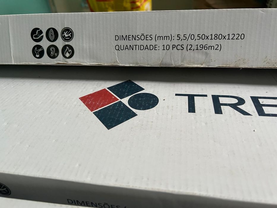 Vendo chão vinílico de alta qualidade
