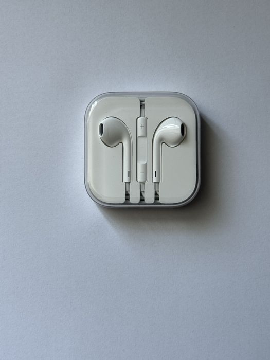 Дротові навушники Apple EarPods Lightning