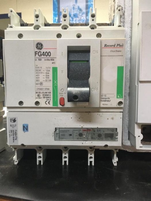 Dijuntores de 250, 400 e 1600 A