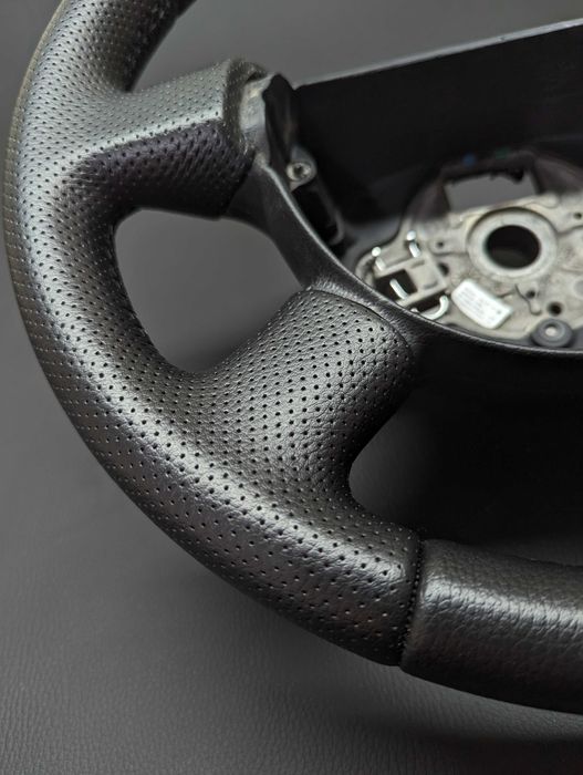 Kierownica Volkswagen Passat B6/T5 świeżo obszyta