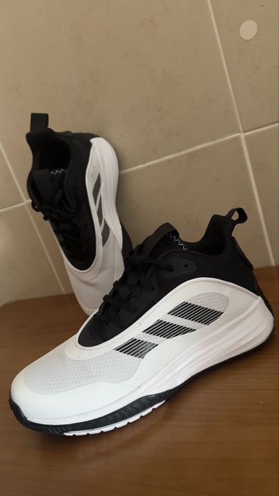 Tenis adidas semi novo