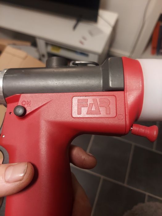 Пневматичний заклепочник FAR