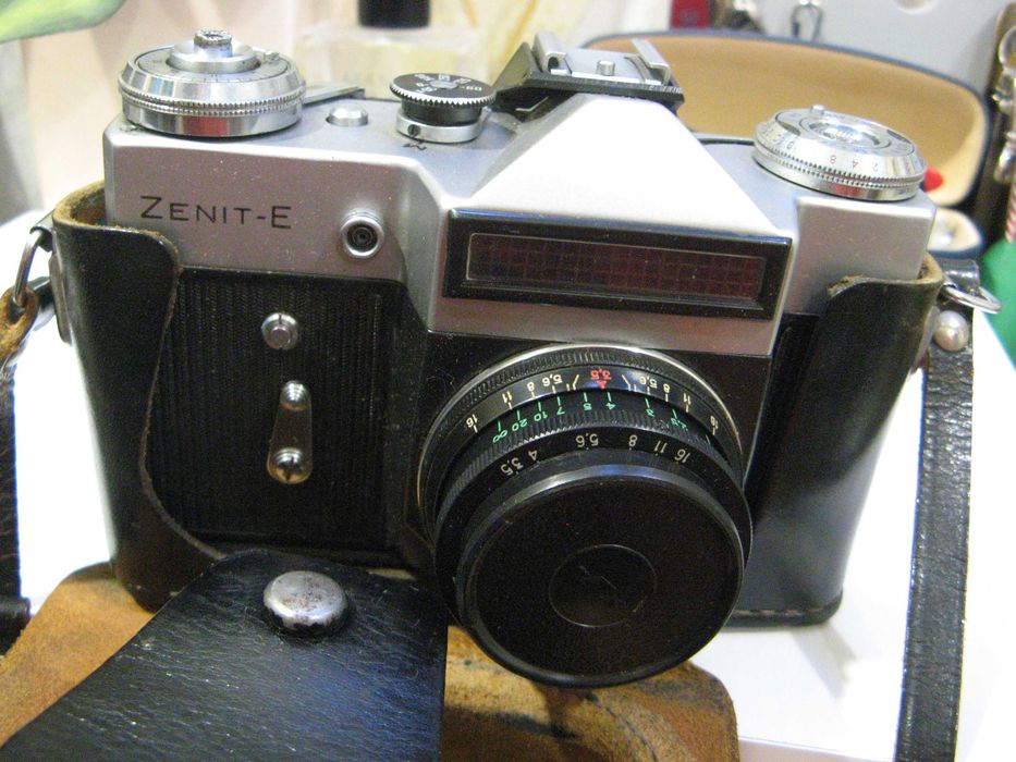 ФотоаппаратZenit-E зеркальный