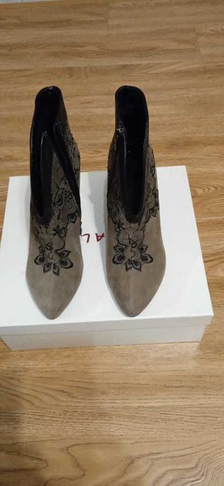 Ботильоны замшевые р.38