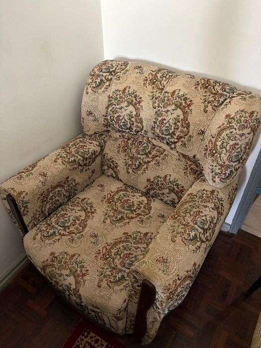 Conjunto Sofá e Poltronas Vintage