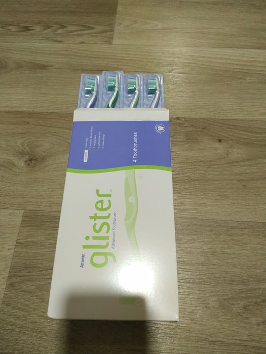 Зубні щітки Glister від Amway