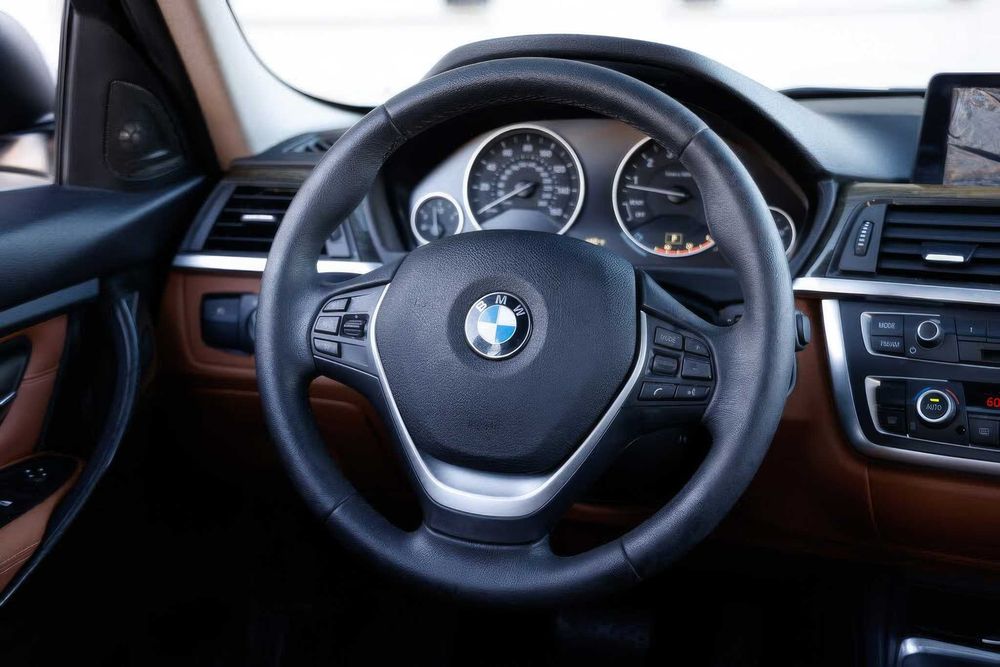 BMW 3 Series 328i      2015