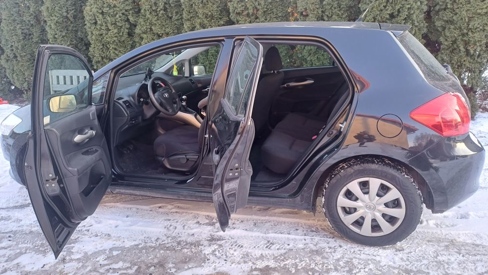Toyota Auris 2009 r Gaz