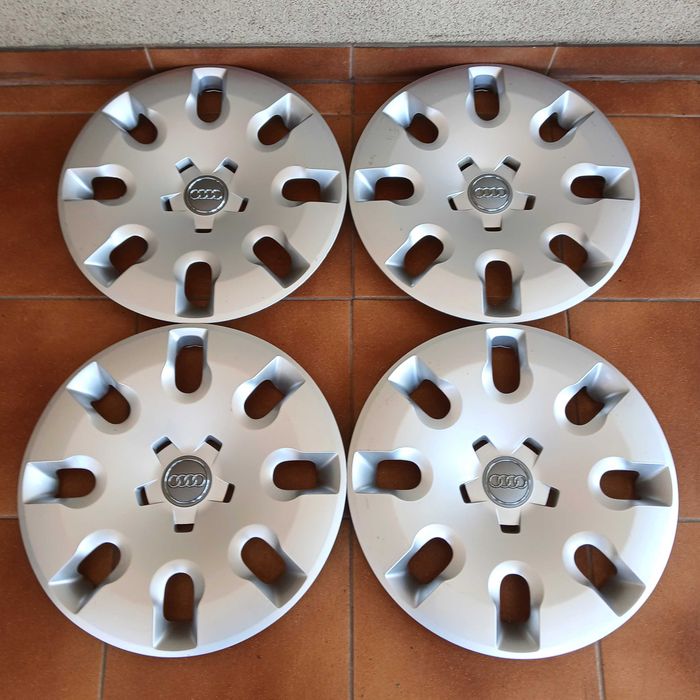 AUDI A1 10-18 Kołpaki 15'' 8X0601147 Komplet