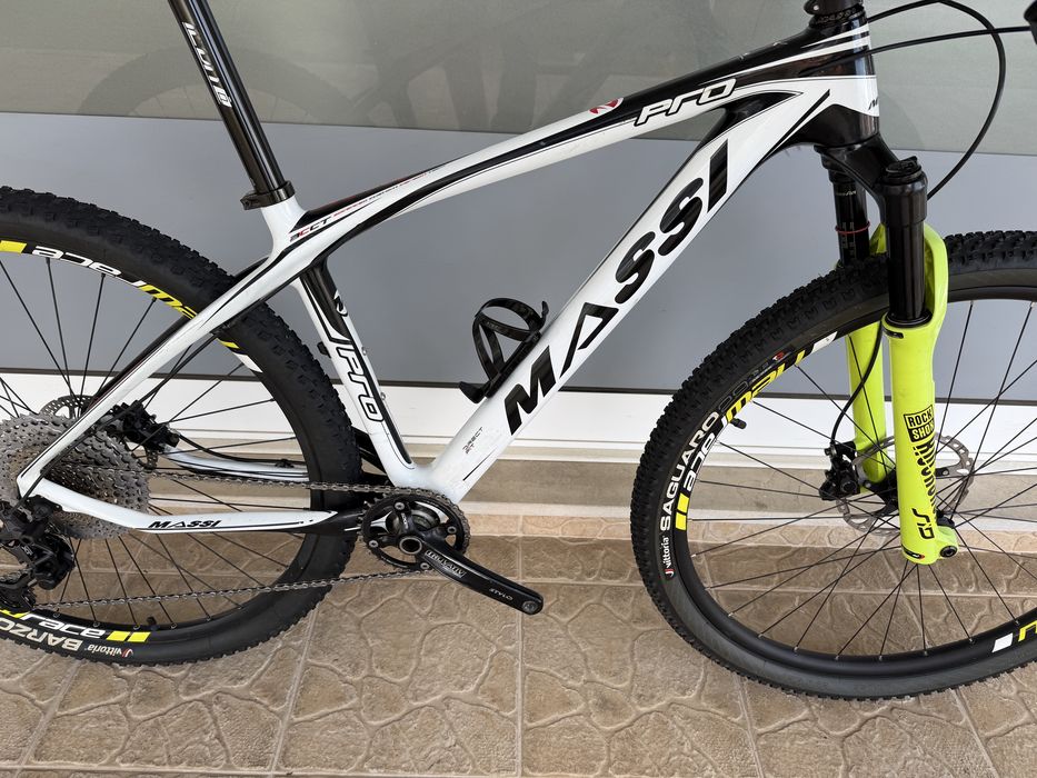 Bicicleta de BTT em carbono - roda 29