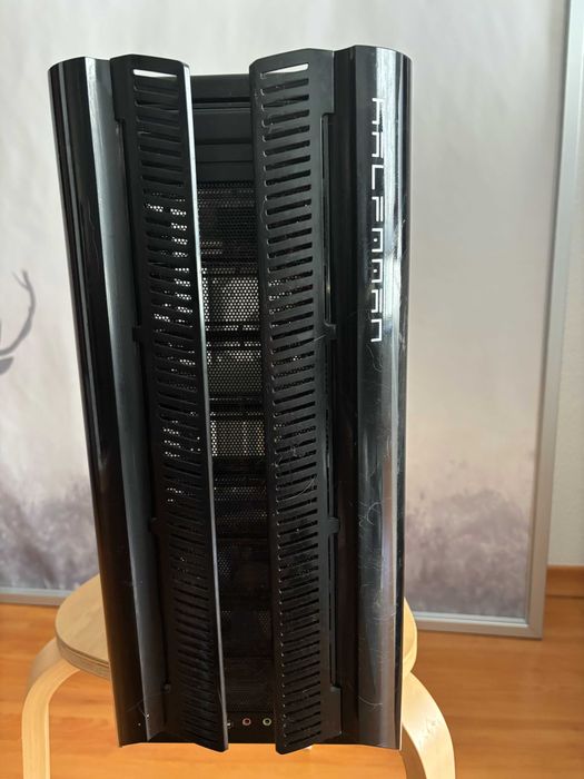 Torre + placa gráfica + motherboard + RAM + Processador + Fonte Alimen