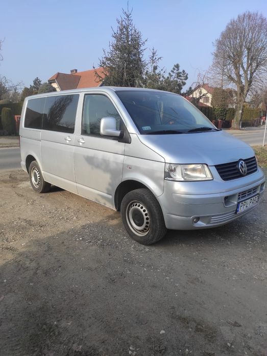Volkswagen T5 / 2009r. / 1.9 TDI / 9 os.