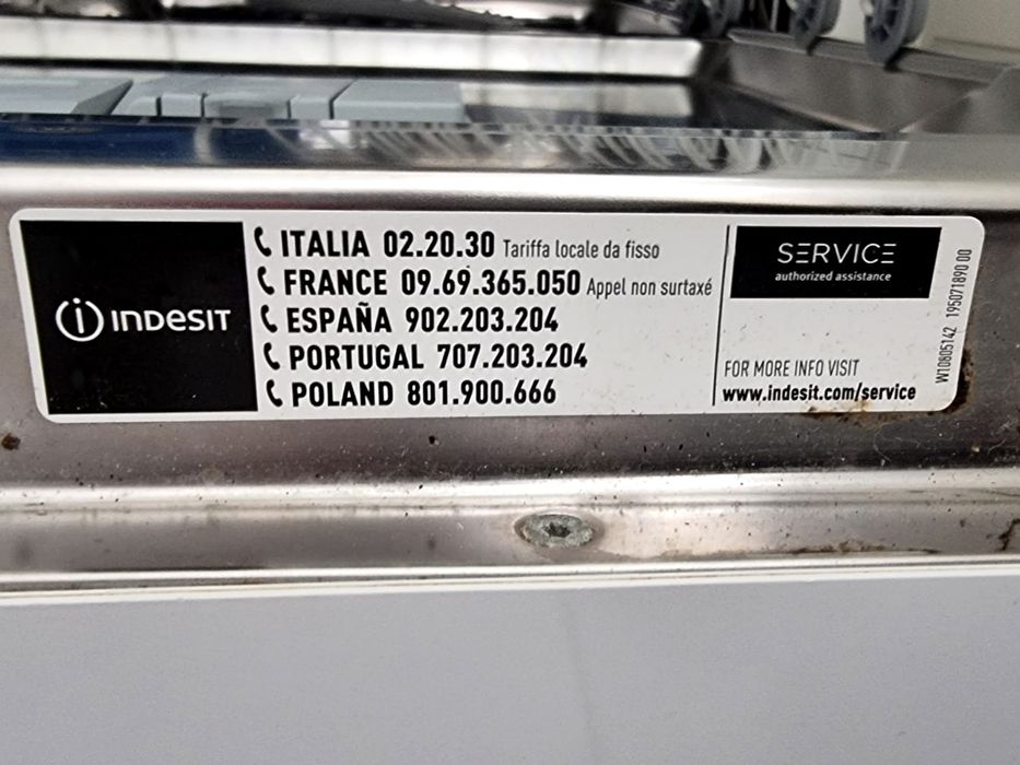 Máquina de lavar louça INDESIT