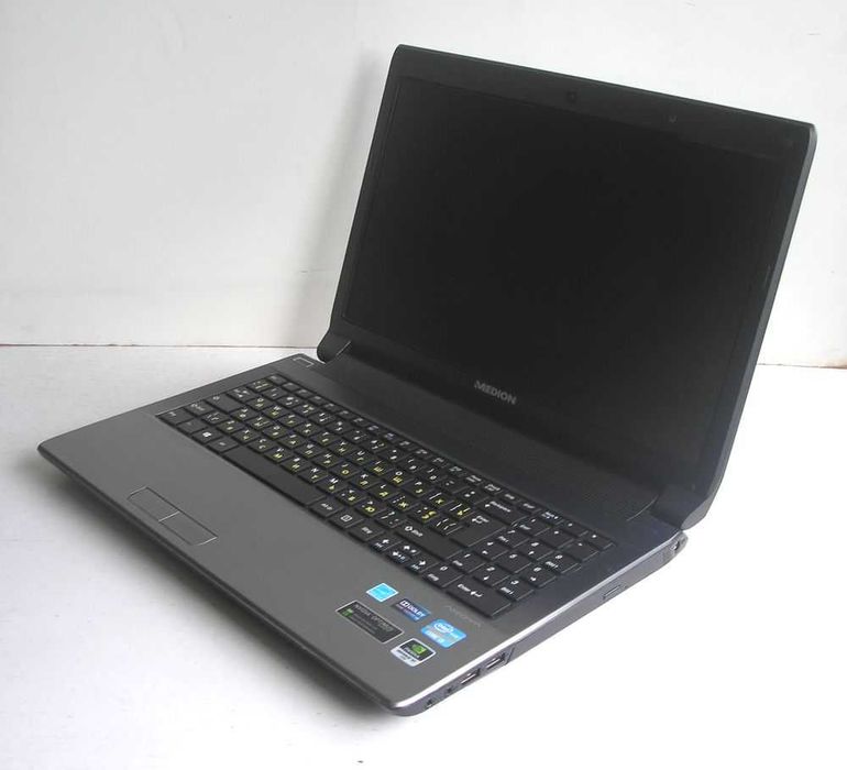Ноутбук Medion (Intel Core I3 / GeForce 1 ГБ / 15" LED)