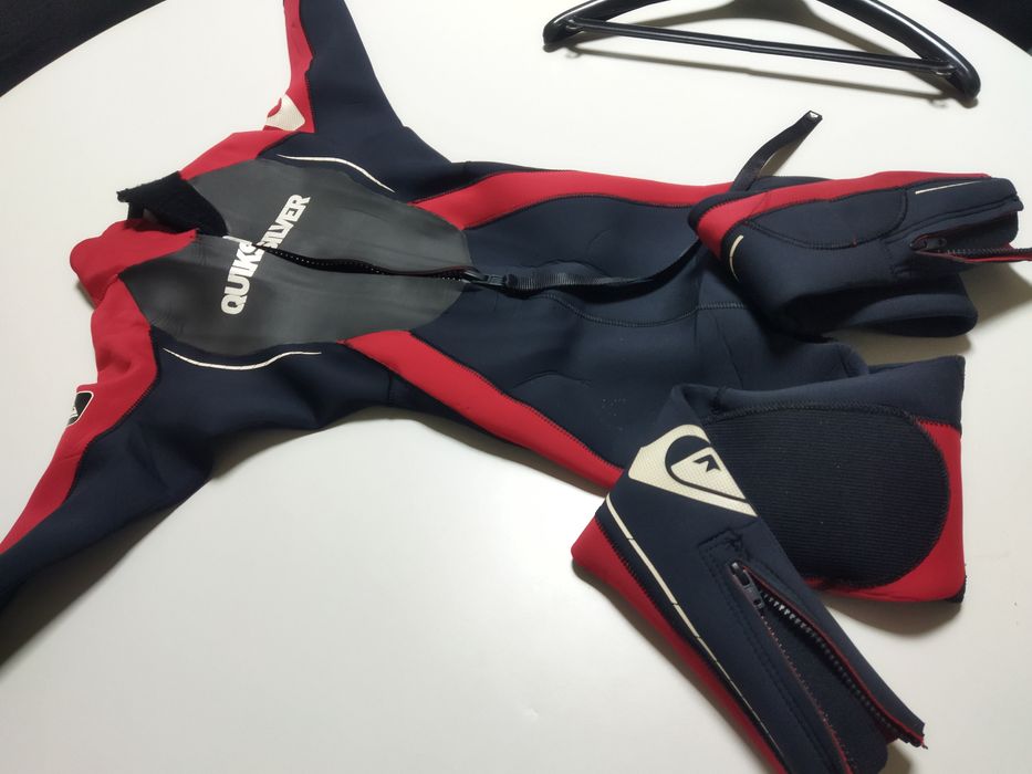 Fato de surf Quiksilver  3:2  10/11 anos