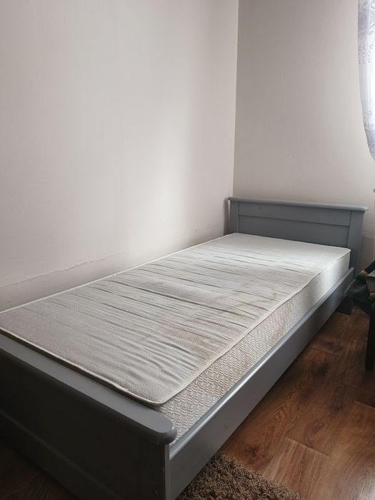 Oddam za darmo łóżko z materacem