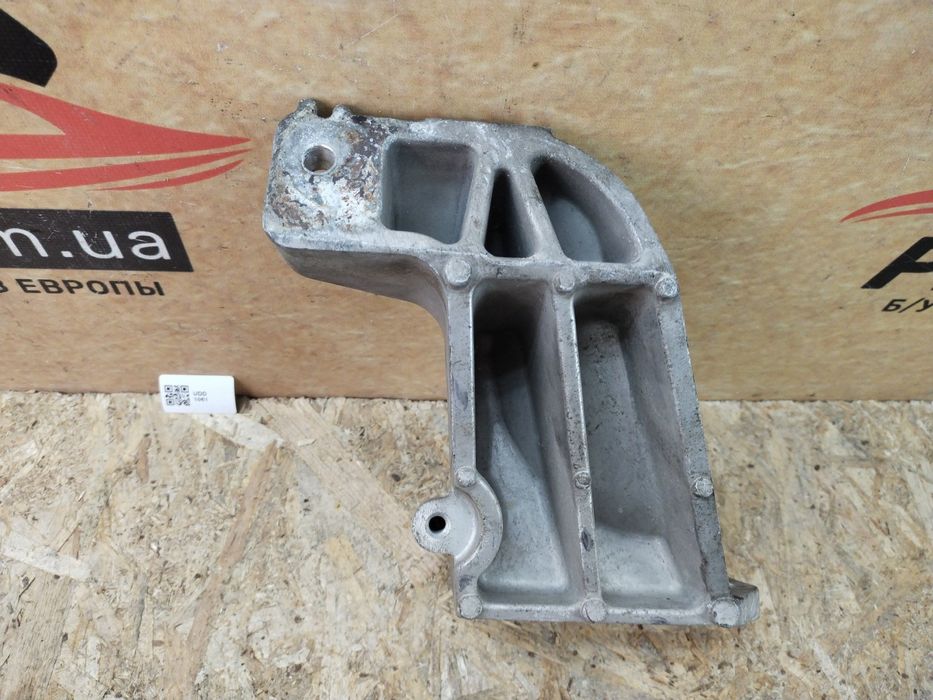 Infiniti FX 2002-2012 кронштейн опора подушки двигателя левая