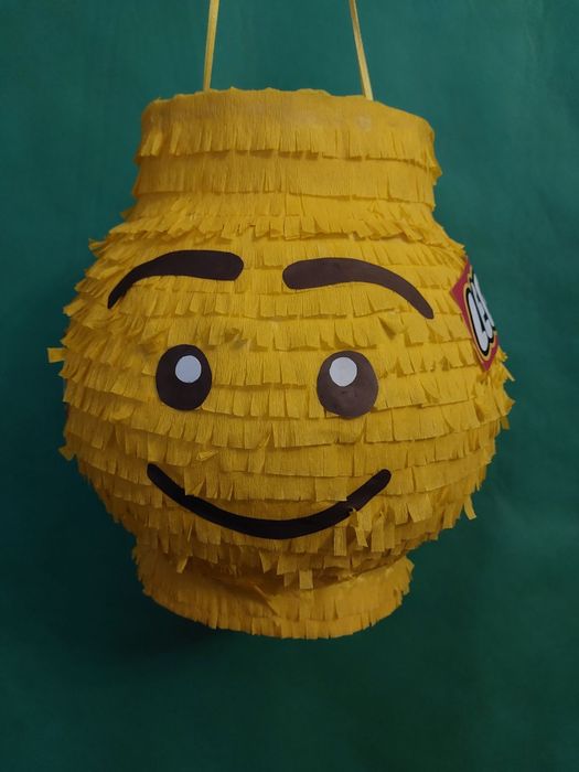 Pinata, piniata L*e*g*o