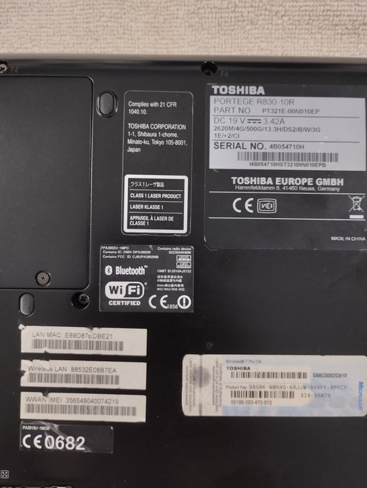 Portátil TOSHIBA. R830
