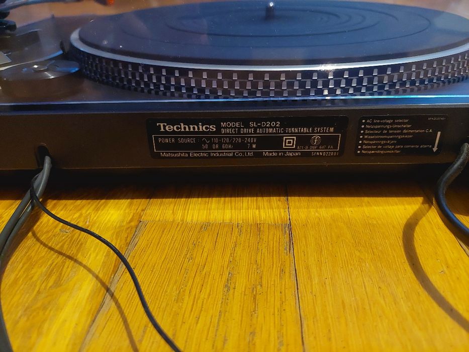 Gramofon Technics Direct Drive SL -D202