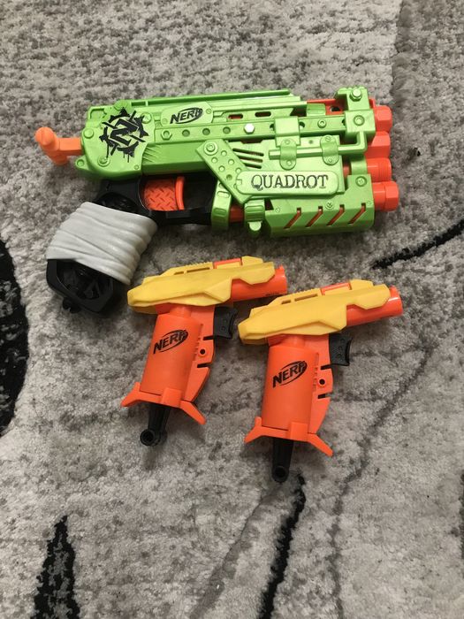 Бластери Nerf нові.