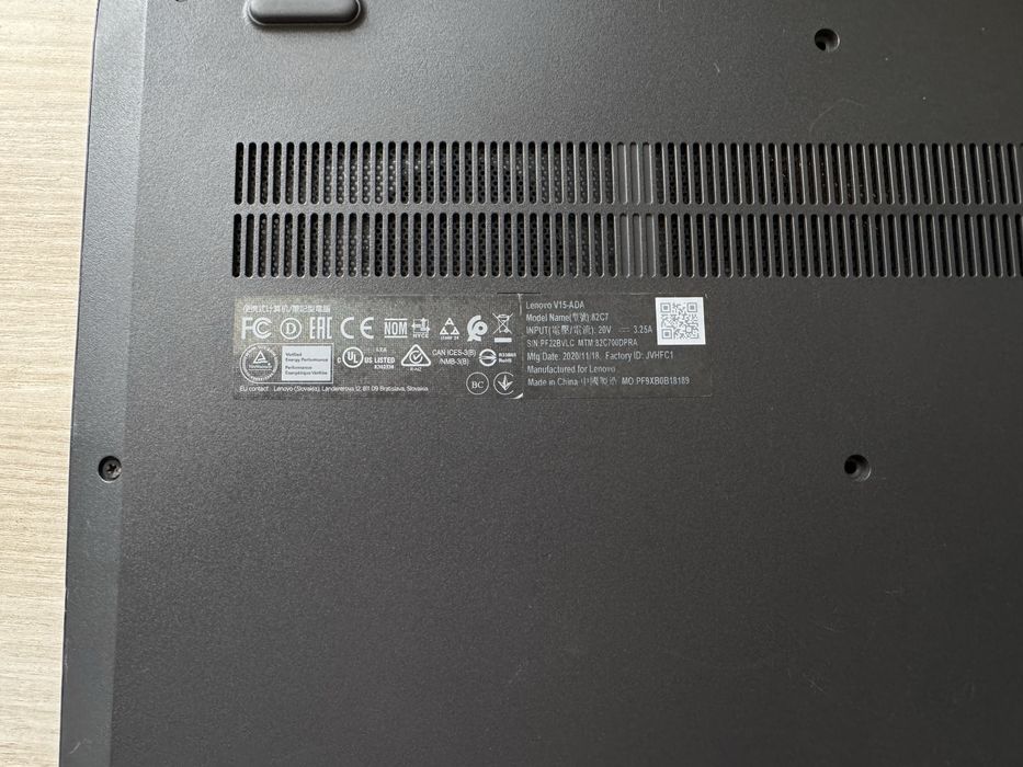 Lenovo v15 ada 15.6